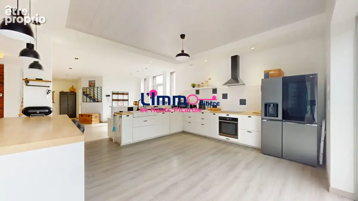 Maison 6 pièces 234 m² à vendre à Rosieres-En-Santerre (80170) - photo 2