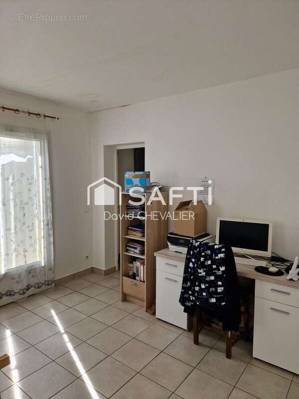 Maison 135 m² à Saint-Genis-De-Saintonge  - photo 8