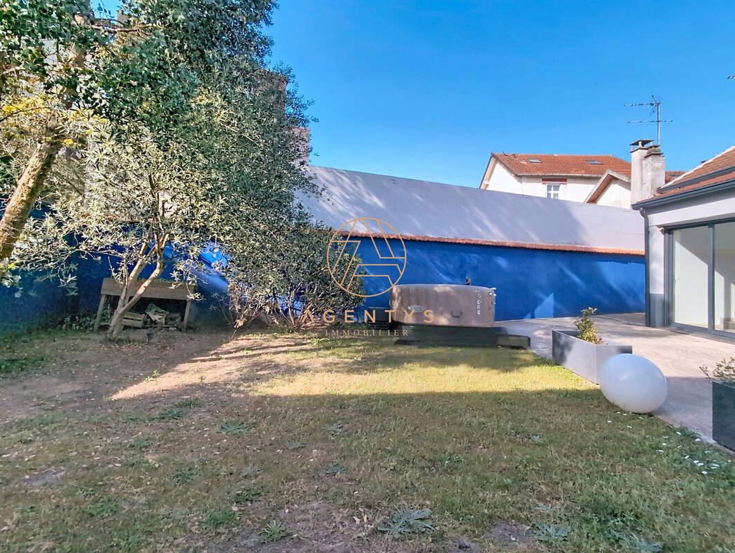 Maison à SAINT-MAUR-DES-FOSSES