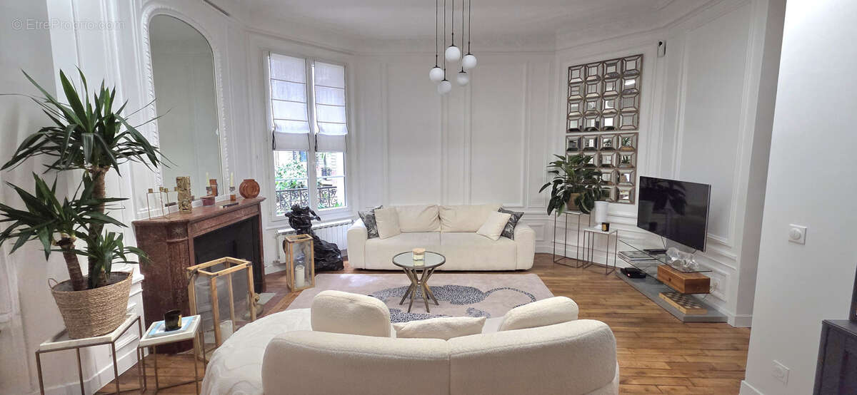 Appartement à PARIS-7E