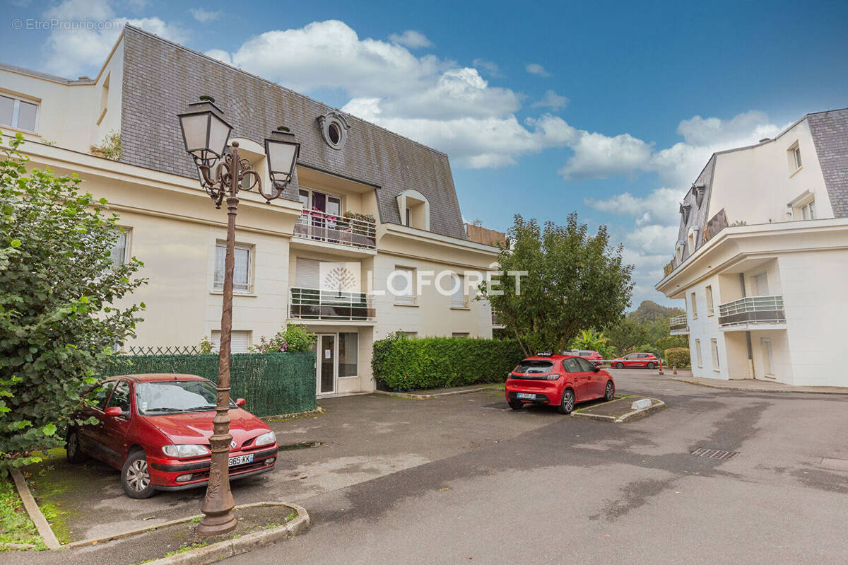 Appartement à LA QUEUE-EN-BRIE