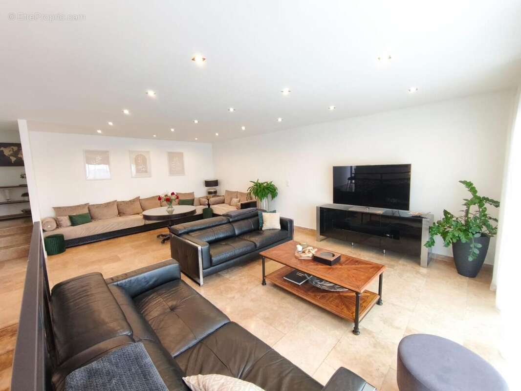 Photo 2 - Maison à SAINT-ETIENNE