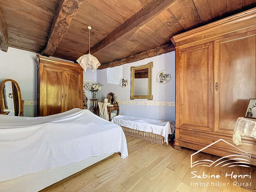 Maison à LA SALVETAT-PEYRALES