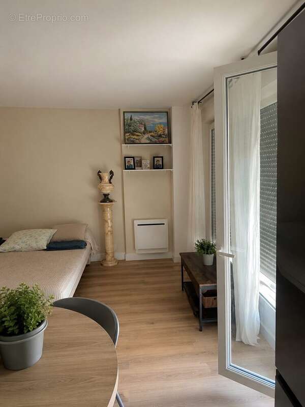 Appartement à SAVIGNY-LE-TEMPLE