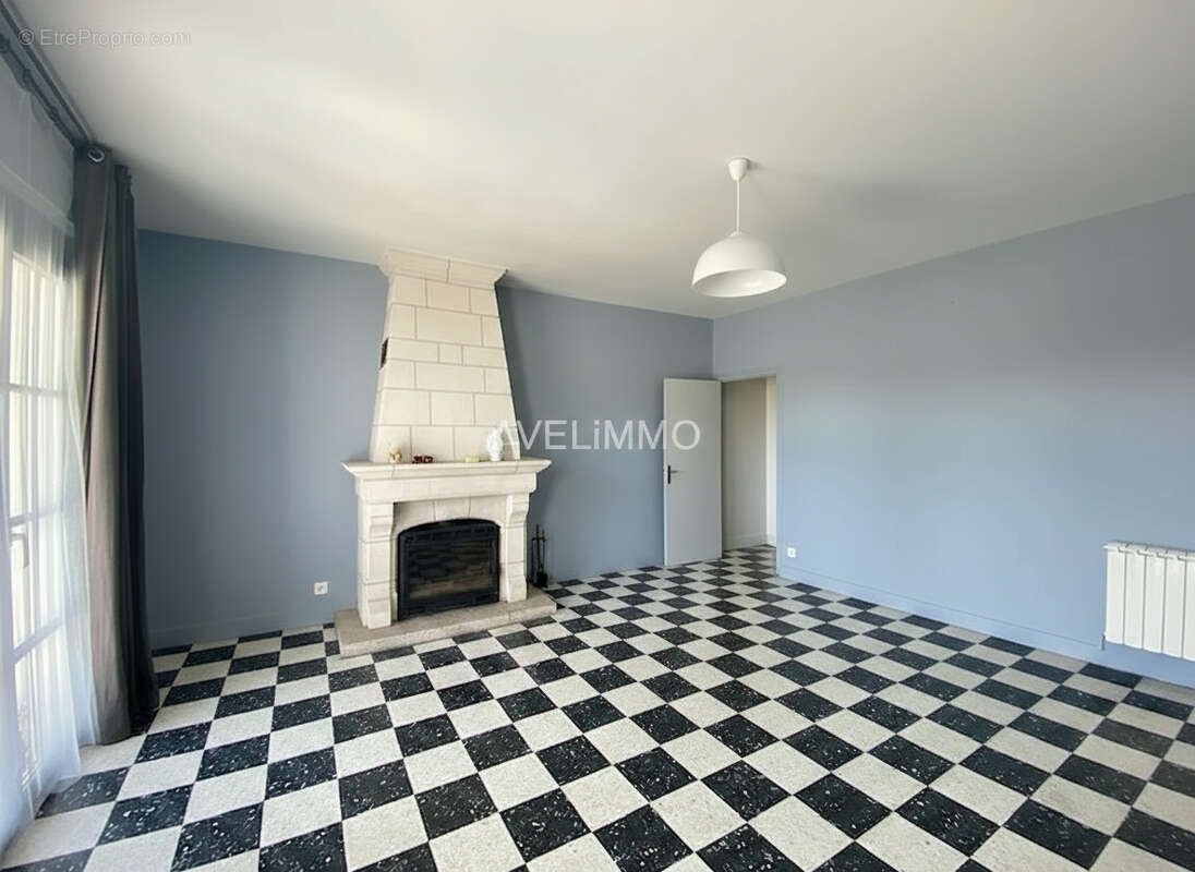 Maison à MONTRICHARD