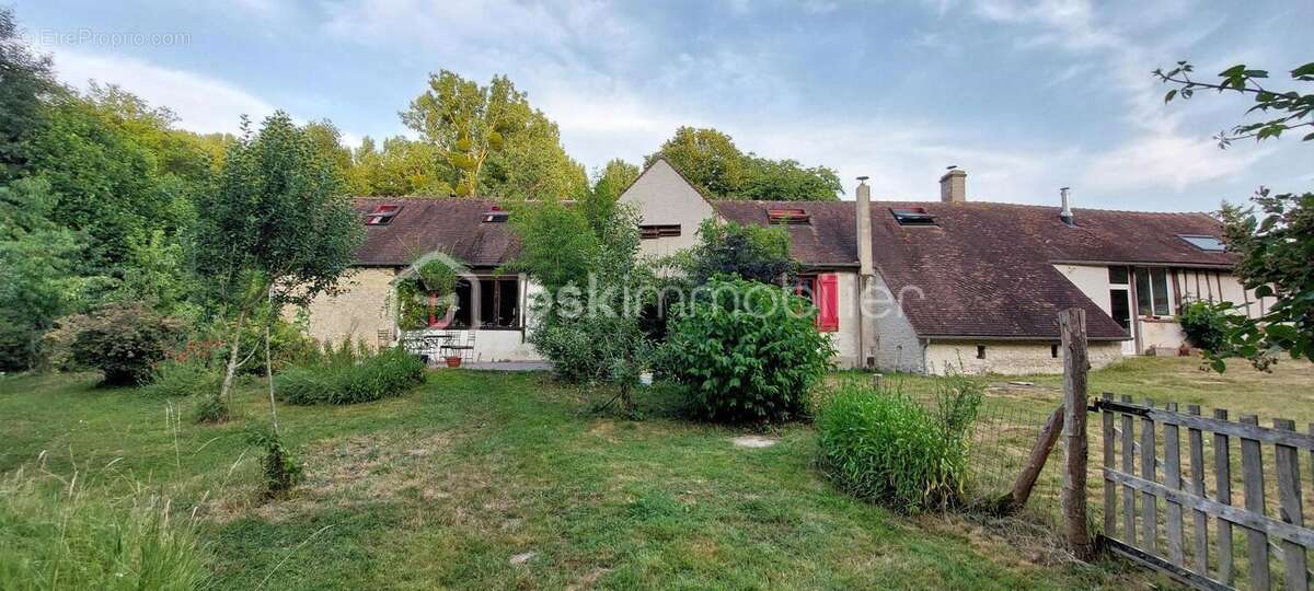 Maison à BEAUNE-LA-ROLANDE