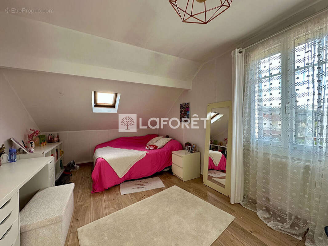 Maison à VIRY-CHATILLON