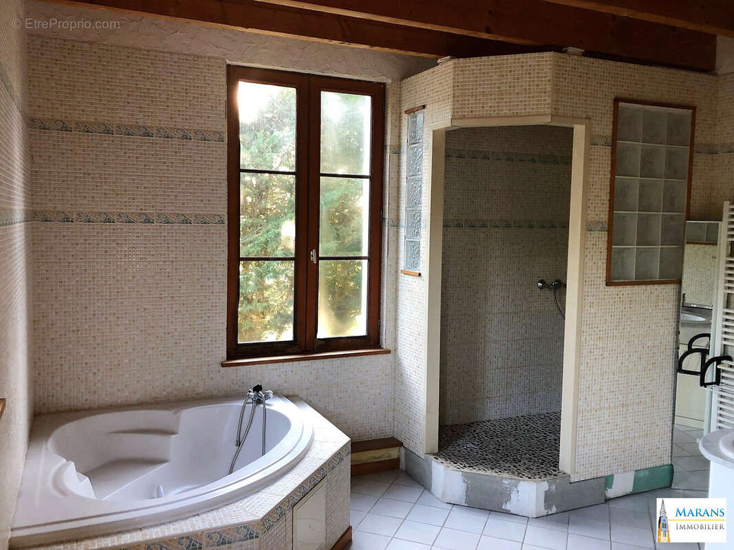 Maison 147 m² à La Taillee  - photo 9