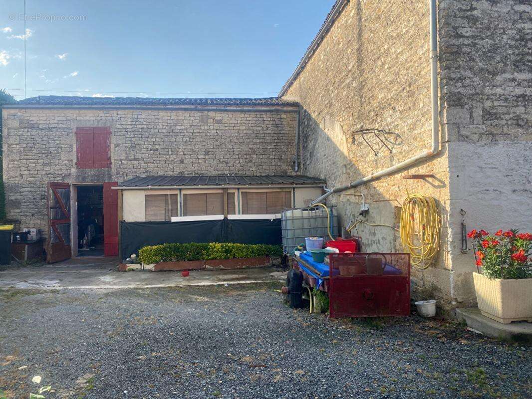 Maison à PRAHECQ