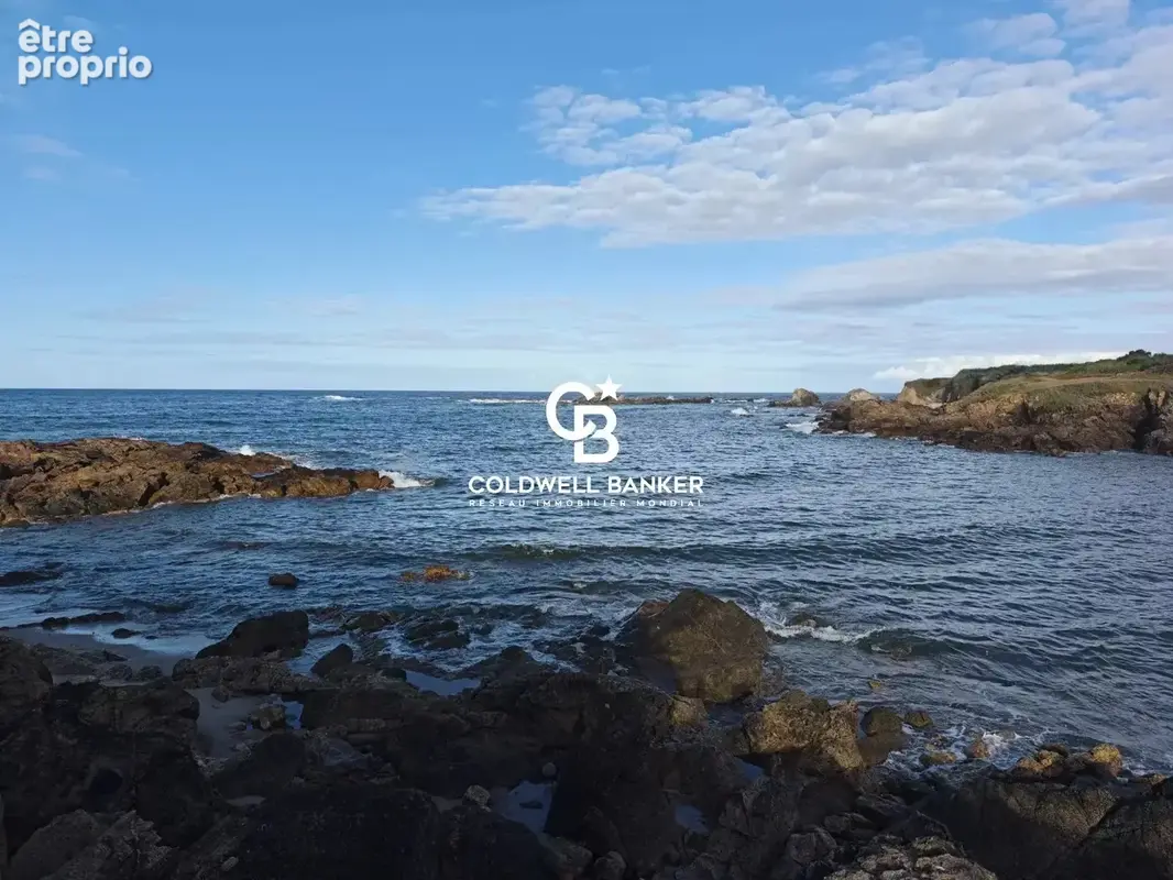 EXCLUSIVITÉ - Les Sables d'Olonne : Rare Terrain Face Mer de 2 300 m² avec Permis Purgé & Garages de 100 m² - photo 12