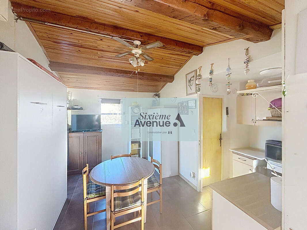 Appartement à SIX-FOURS-LES-PLAGES