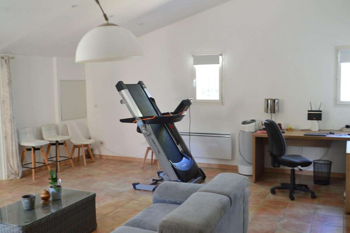 Superbe propriété familiale avec dépendance, piscine et grand terrain arboré - photo 10