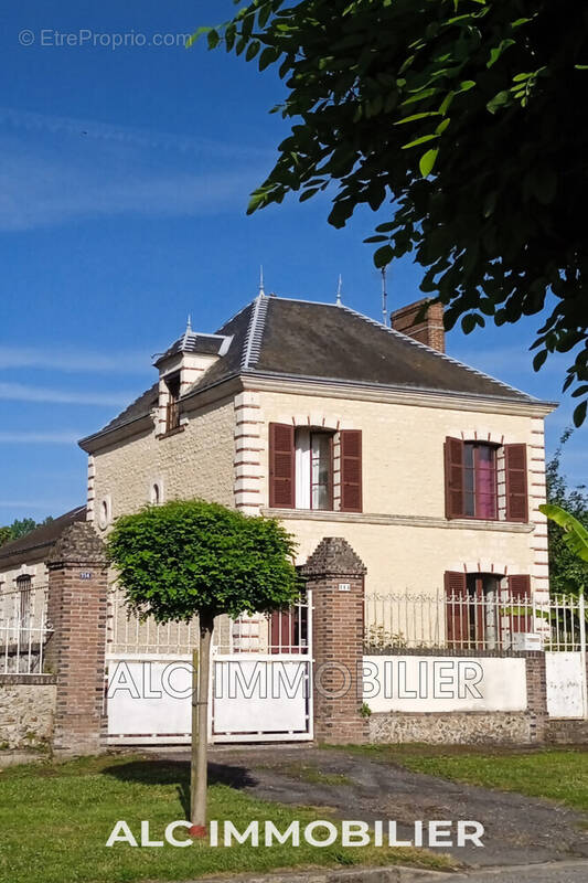 Maison à MAUVES-SUR-HUISNE