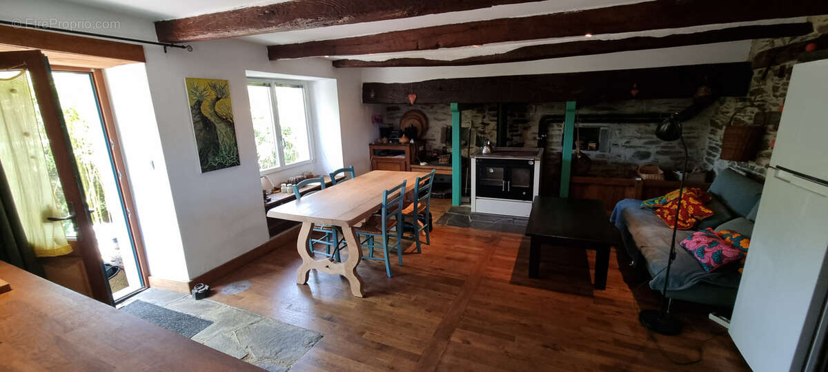 Maison à LACROIX-BARREZ