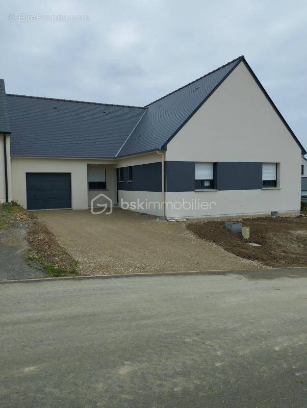 Maison à MONTIGNE-LE-BRILLANT