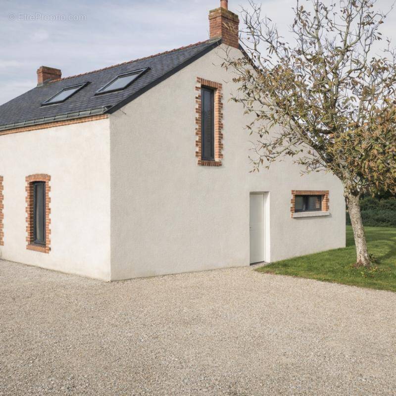 Maison à SAINTE-LUCE-SUR-LOIRE