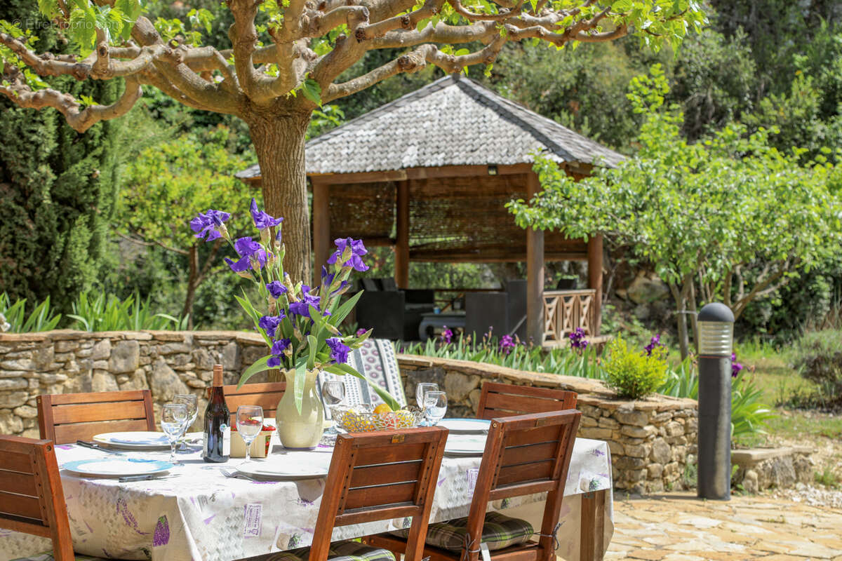 Maison à LE BARROUX