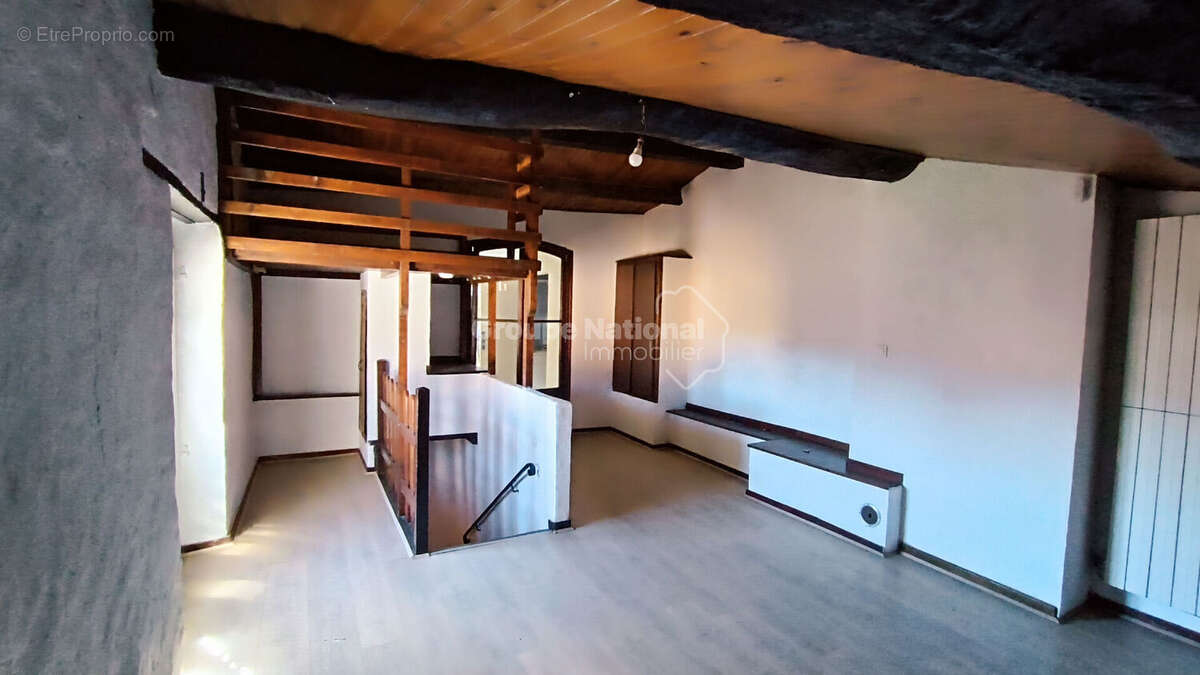 Maison à BESSE-SUR-ISSOLE