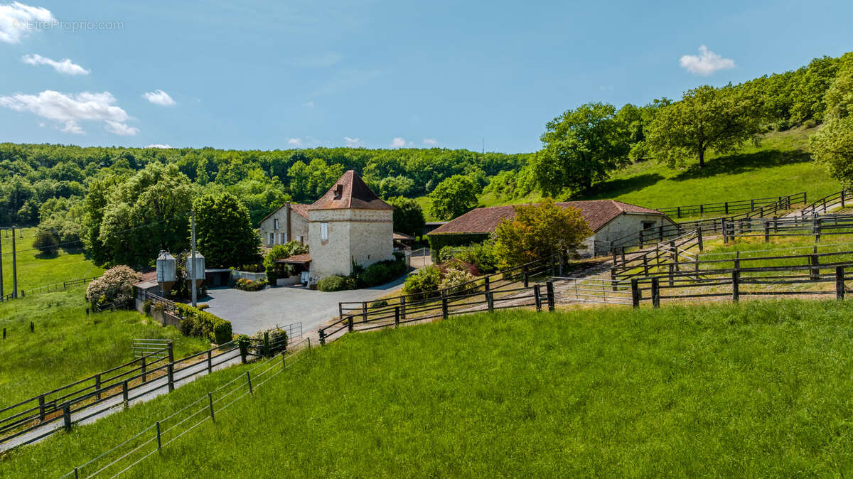 Maison à SAINTE-COLOMBE-DE-VILLENEUVE