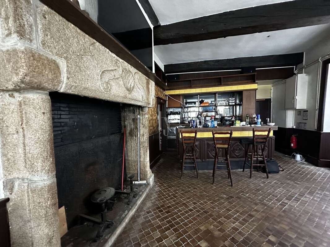 Maison à MAGNAC-BOURG