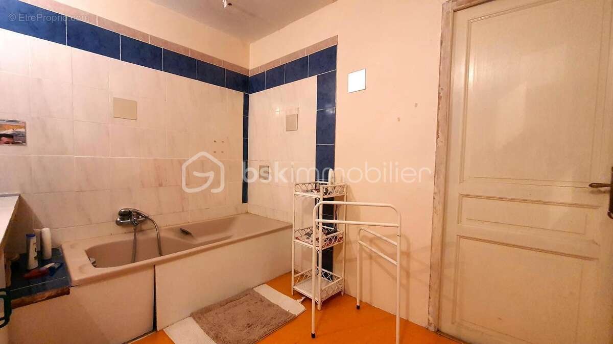 Maison en pierre de 156m² - 3 chambres - garage / atelier de 80m² - photo 12