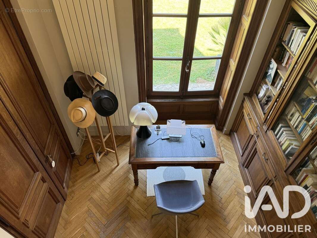Appartement 212 m² à Eveux  - photo 8