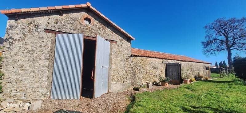 Maison à SAINT-JULIEN-DES-LANDES