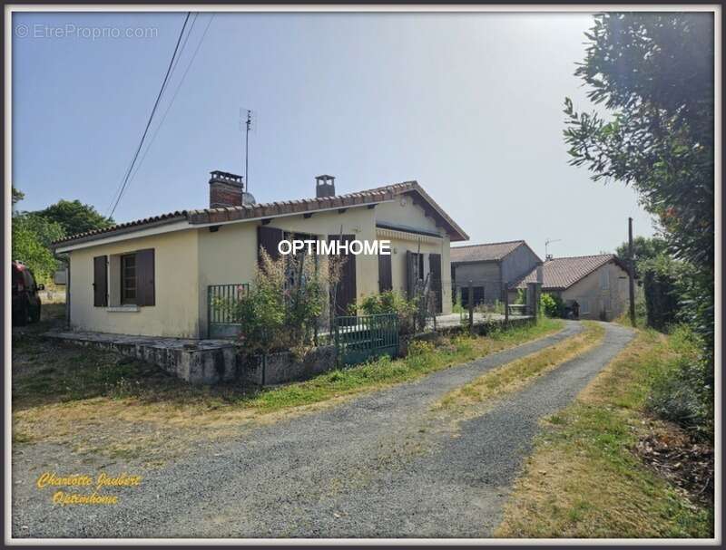 Maison à BROSSAC