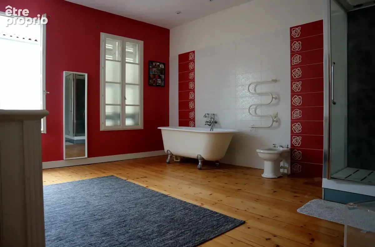Saintes, centre historique, appartement 343 m2 - photo 18