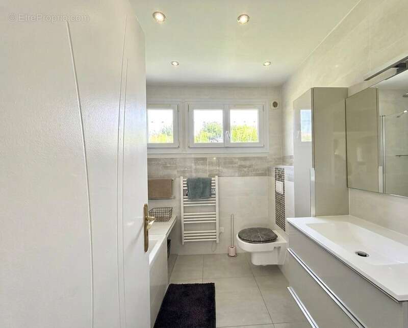 Saint-Apollinaire maison T6 pièces dont Un T2 indépendant de 60 m², au calme dans une impasse - photo 8