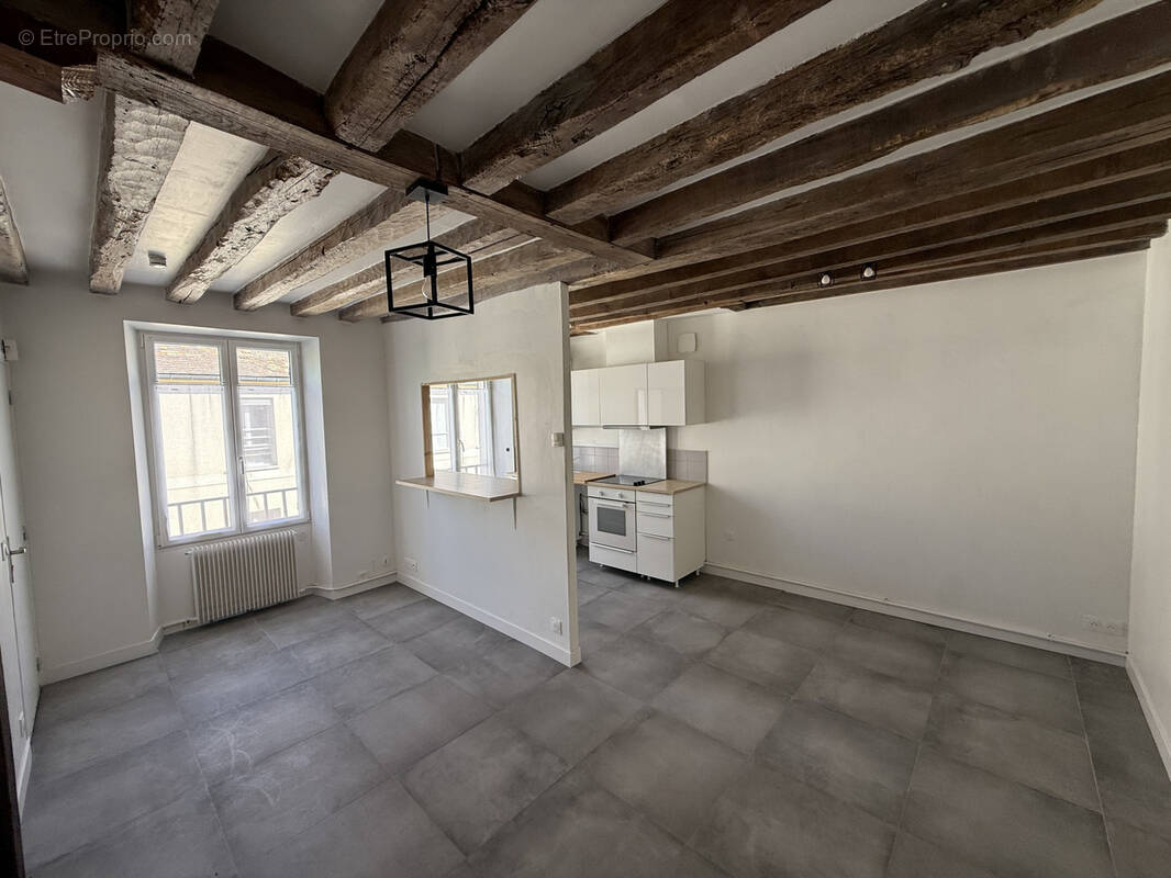 Appartement à LA QUEUE-LES-YVELINES