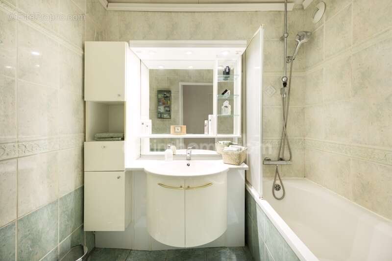 Appartement à SAINT-GENIS-LAVAL