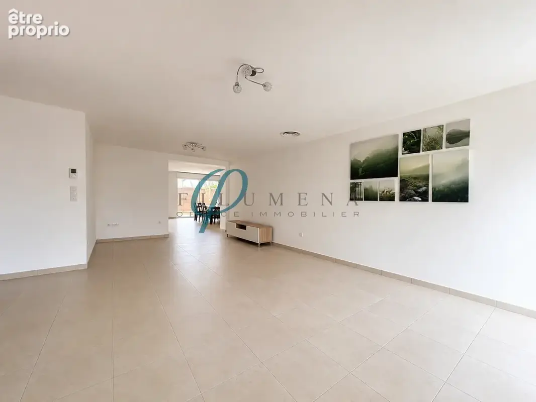 SUCÉ-SUR-ERDRE, maison de plain-pied rénovée au calme, 155 M2, 4 chambres. - photo 2
