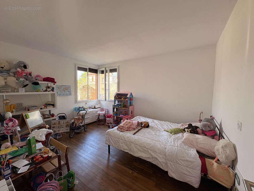 Maison à SAINT-JEAN-DE-LA-RUELLE