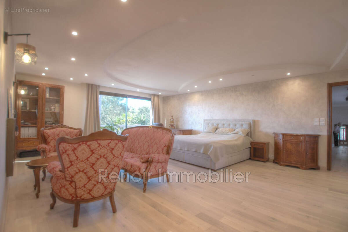 Maison à LA COLLE-SUR-LOUP