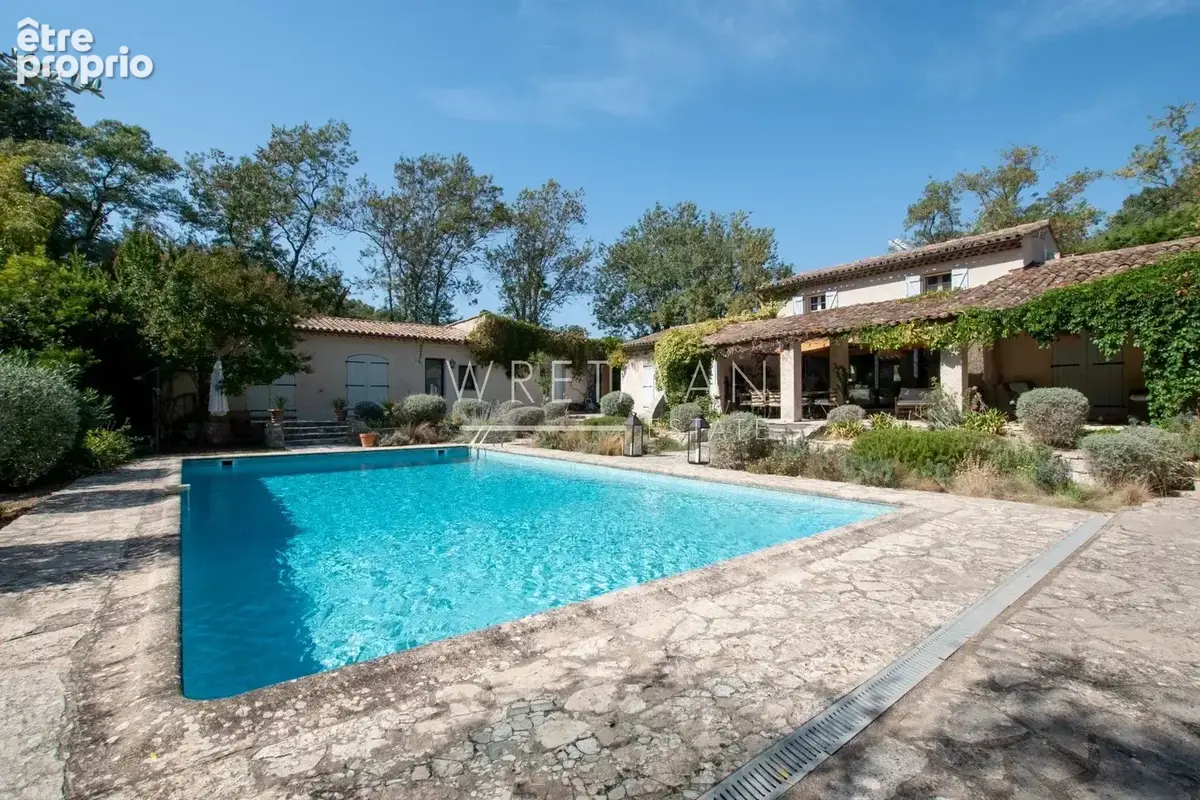 Co Exclusive À vendre près de Valbonne - Domaine de 3 logements - photo 5