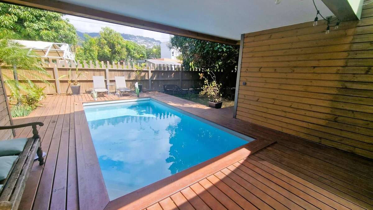 Maison à SAINT-DENIS