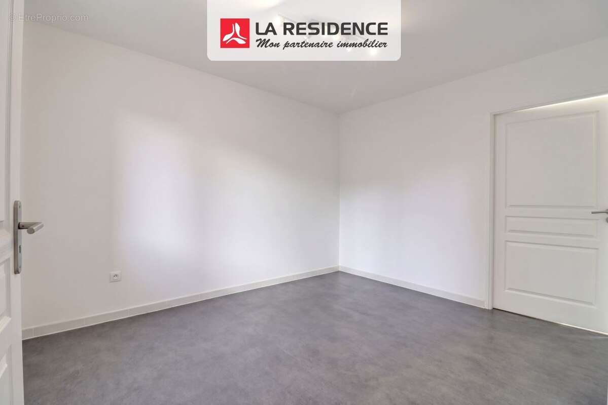 Appartement 65 m² à Roquebrune-Sur-Argens  - photo 5