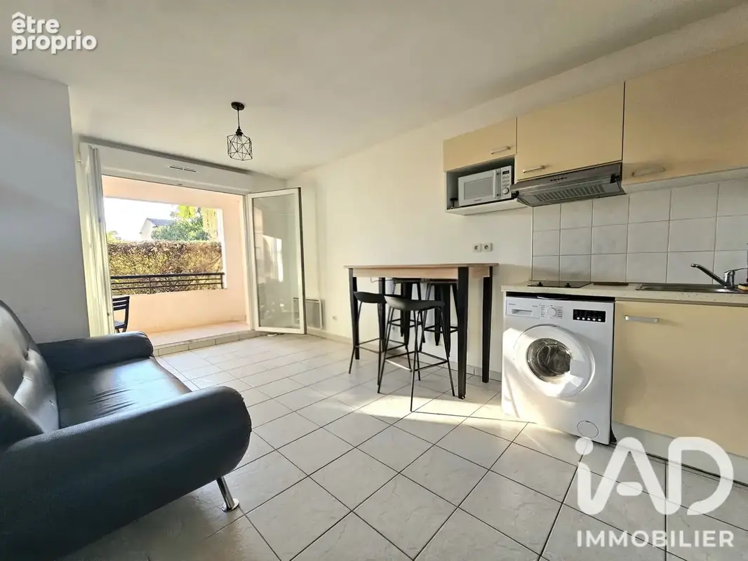 Photo 1 - Appartement à LE LUC