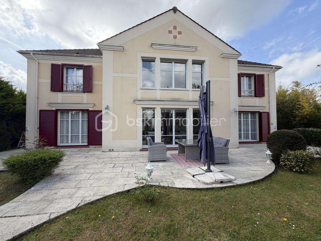 Maison à MAGNY-LE-HONGRE