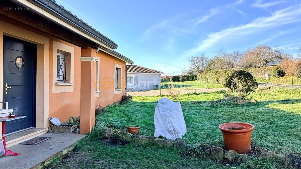Maison à MONCLAR-DE-QUERCY