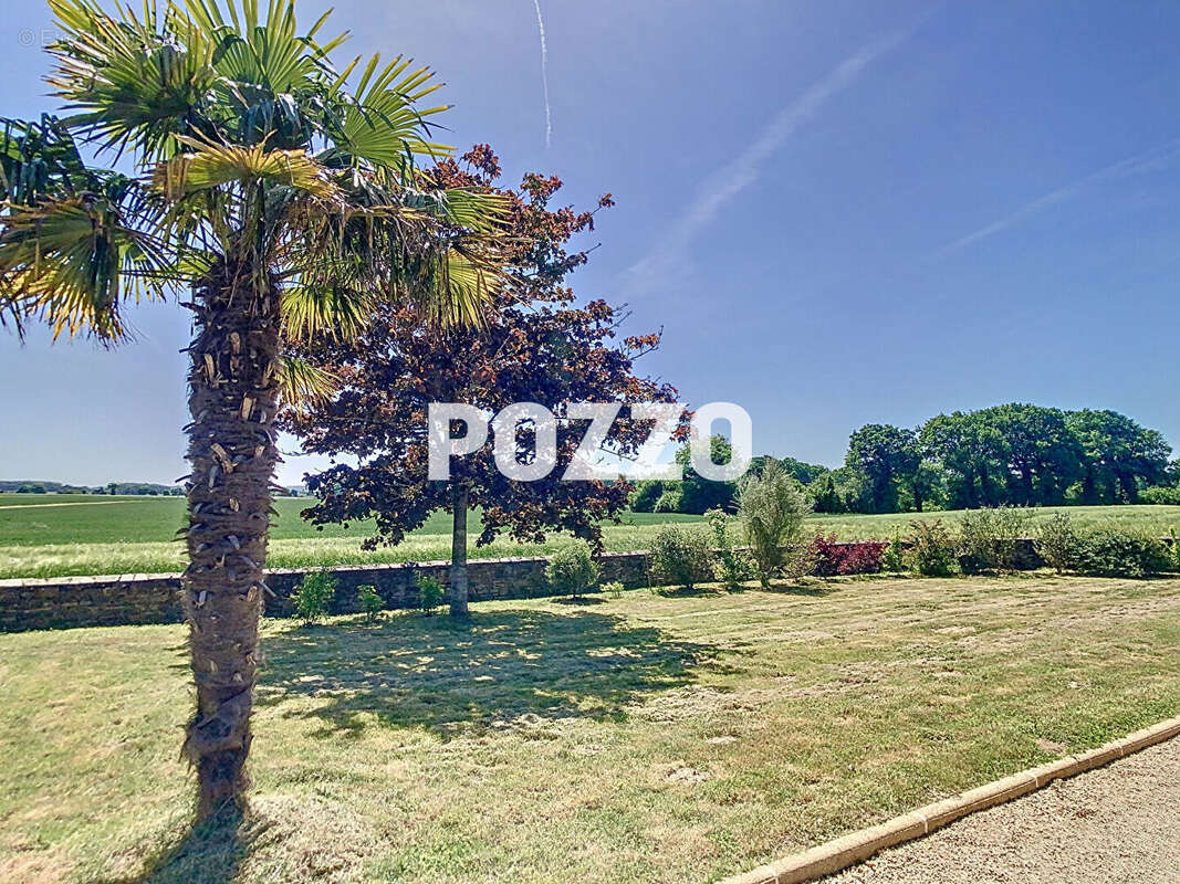 Maison à ROZ-LANDRIEUX