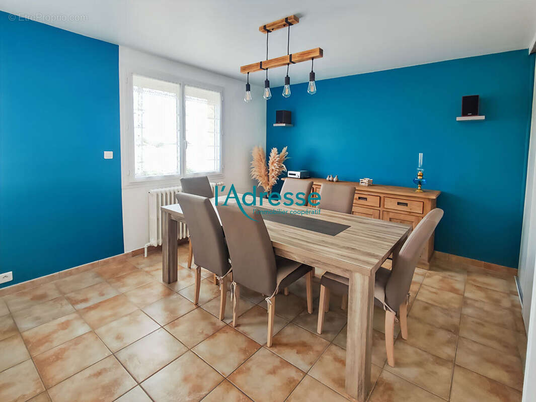 Maison à SAINT-PIERRE-MONTLIMART