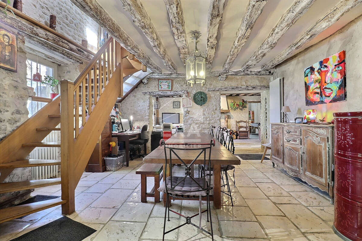 Maison 350m² à gouillons - photo 3