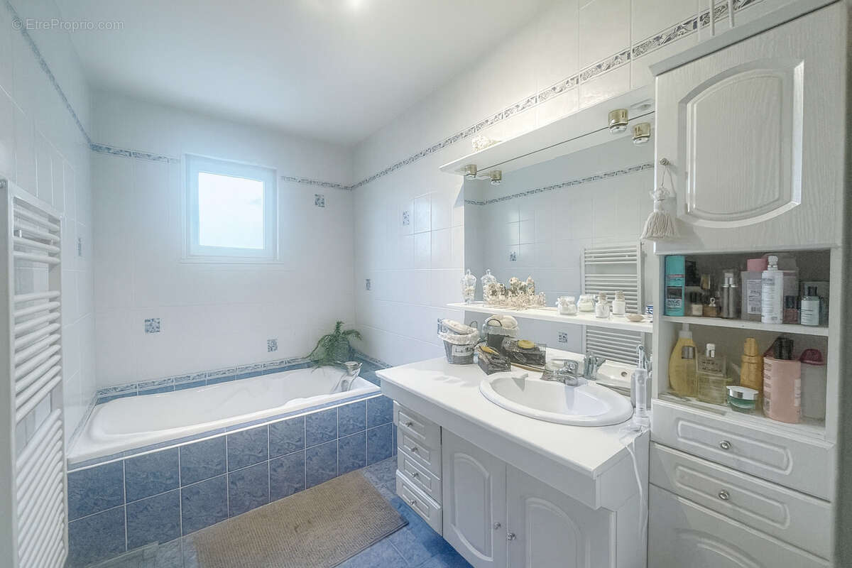 Maison à SAINT-PAUL-EN-CORNILLON