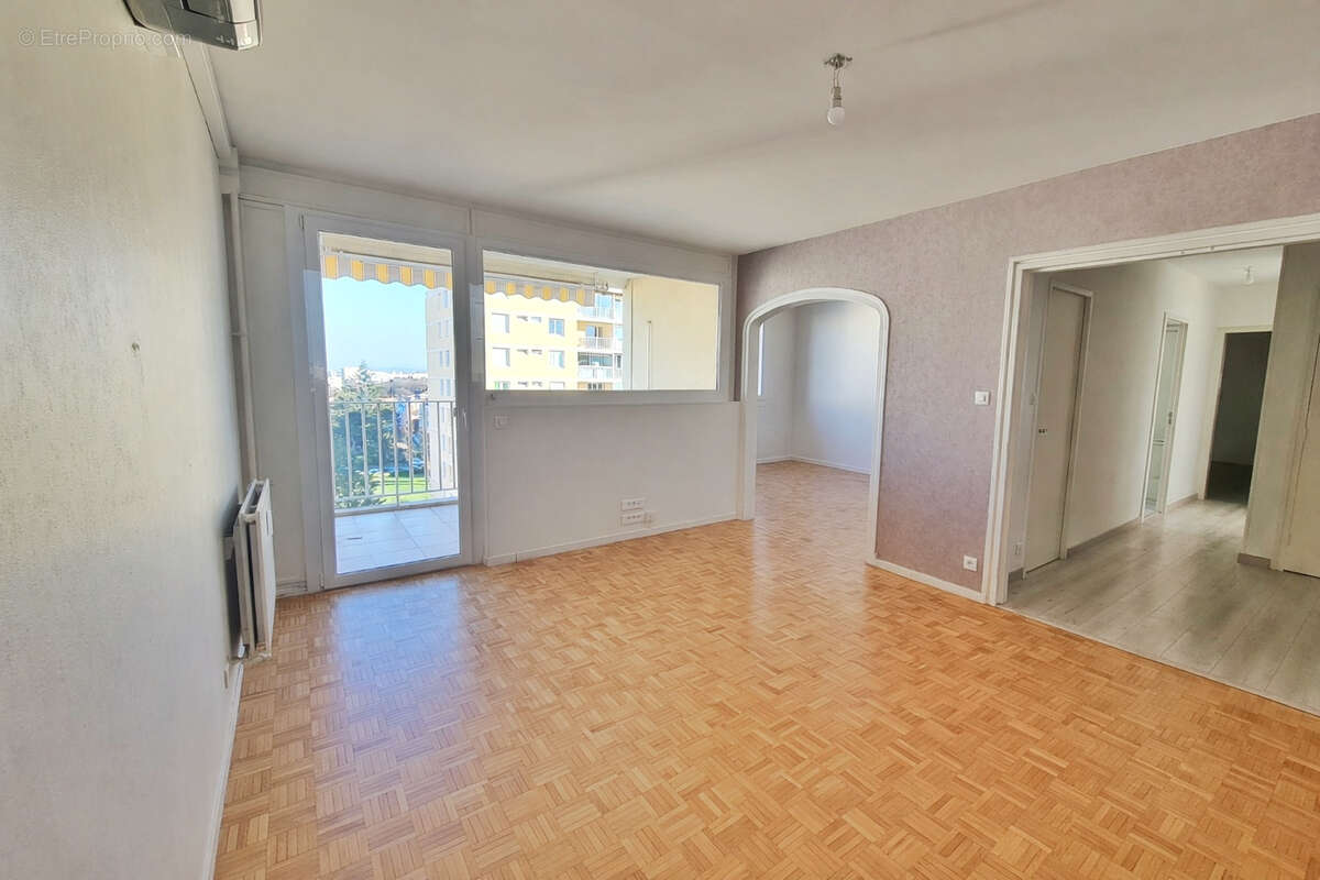 Appartement à OULLINS