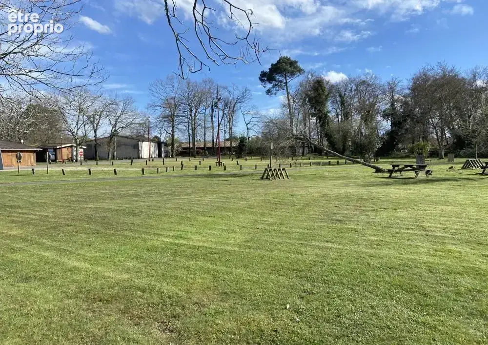 Photo Terrain à Gastes au prix de 93 000€