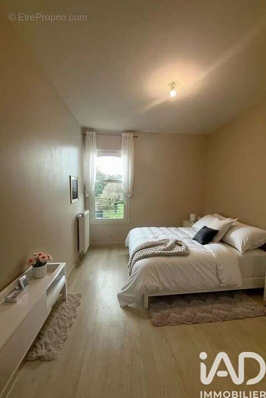 Appartement 74 m² à Stains  - photo 3