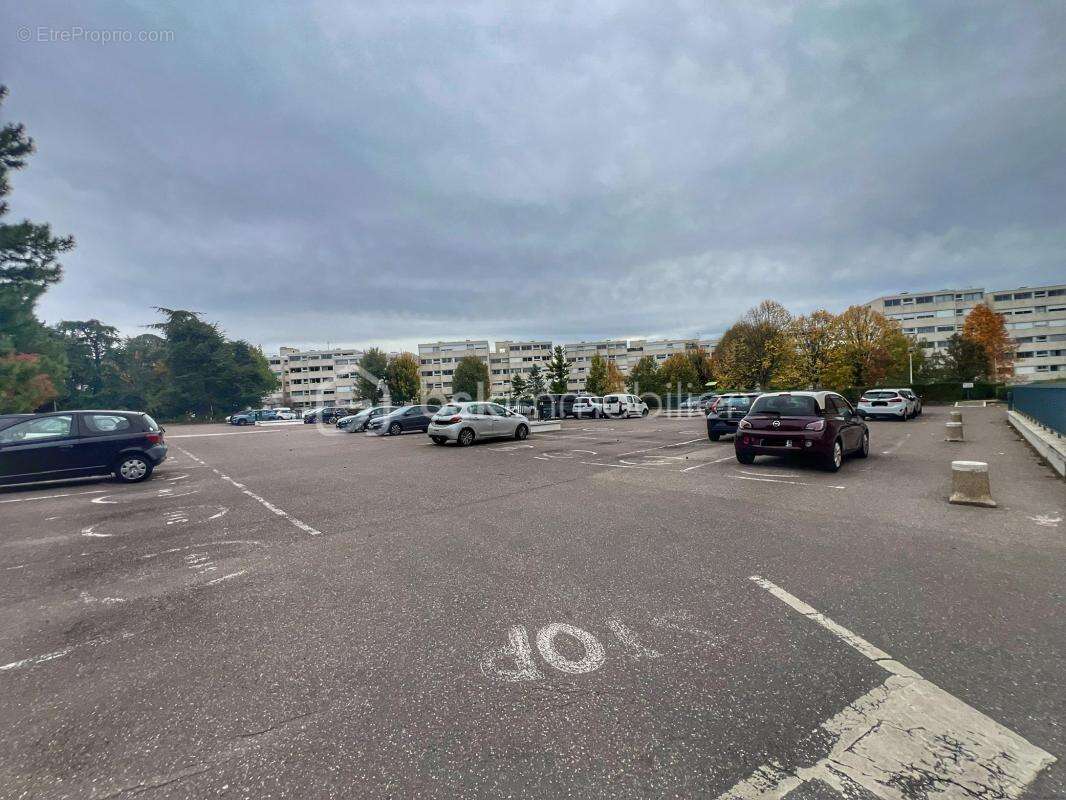 Parking à MARLY-LE-ROI
