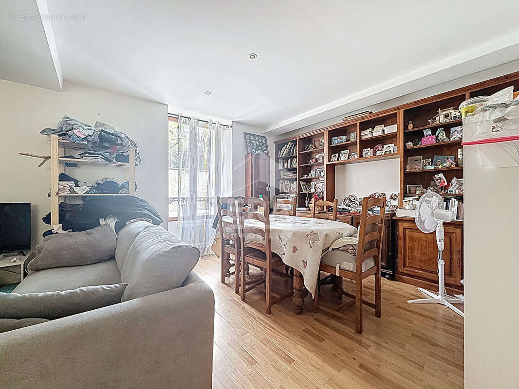 Appartement à MORIGNY-CHAMPIGNY